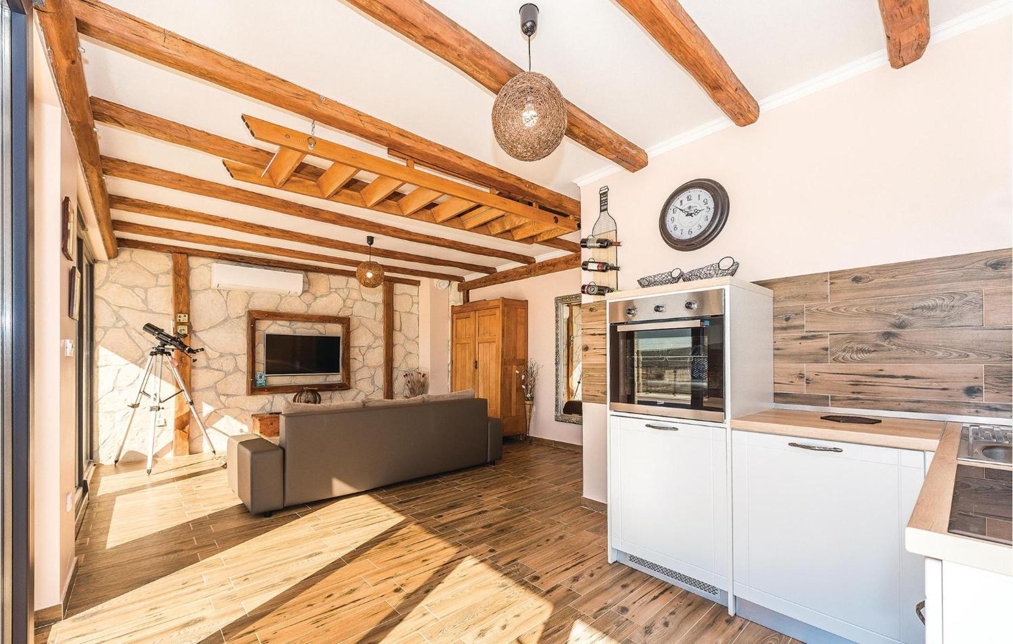 Gorgeous Home In Kijevo With Kitchen Exterior foto